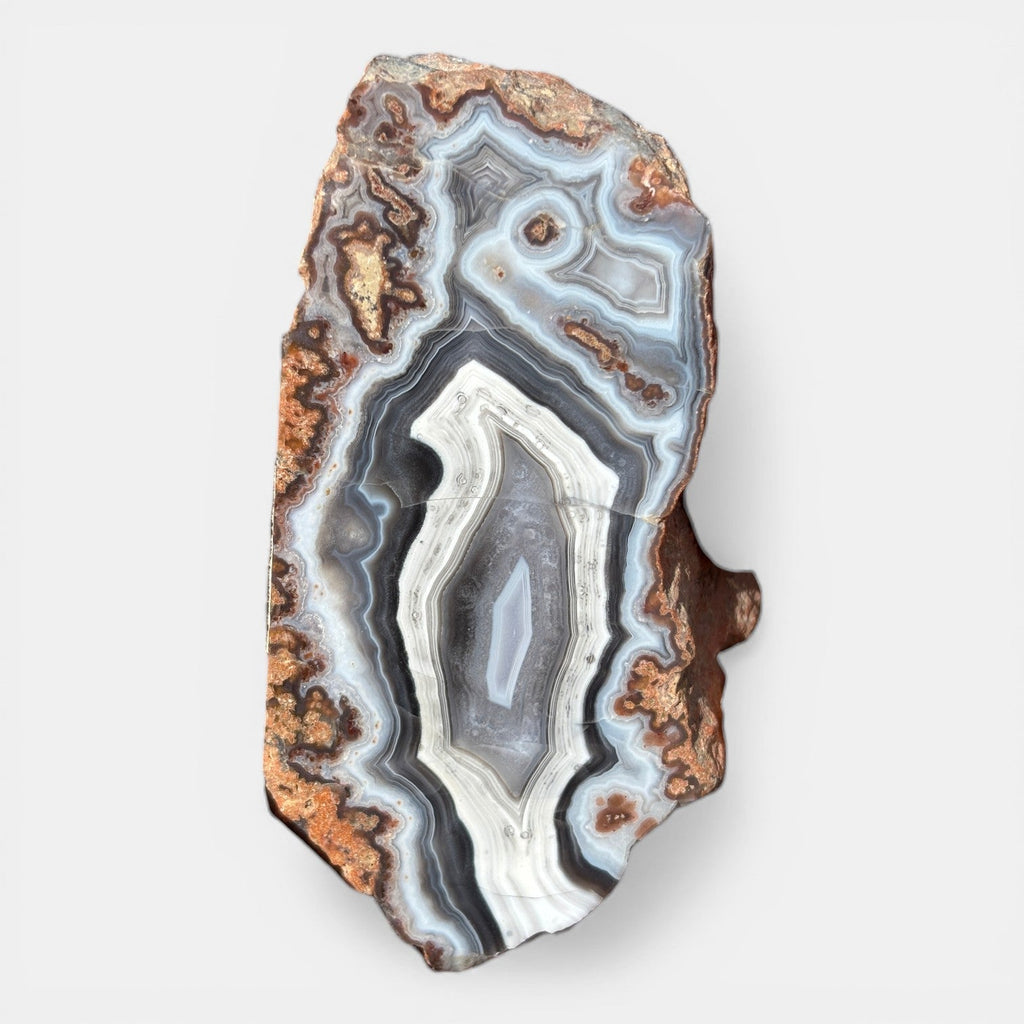 Picture Agates: Natural Imagery in Stone